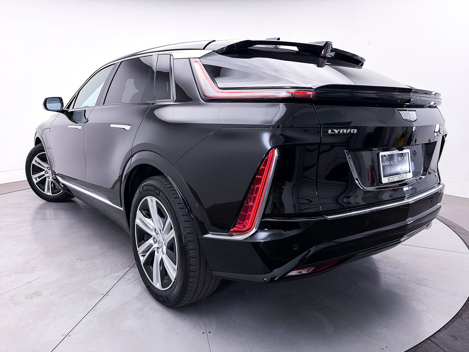 Used 2024 Cadillac Lyriq Tech RWD image 2