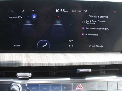 Used 2024 Kia Telluride EX w/ EX Captain's Chair Package FWD image 52