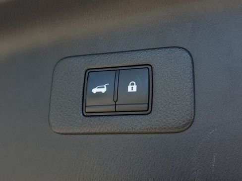 Used 2023 Nissan Armada Platinum w/ Captain's Chairs Package AWD/4WD image 10