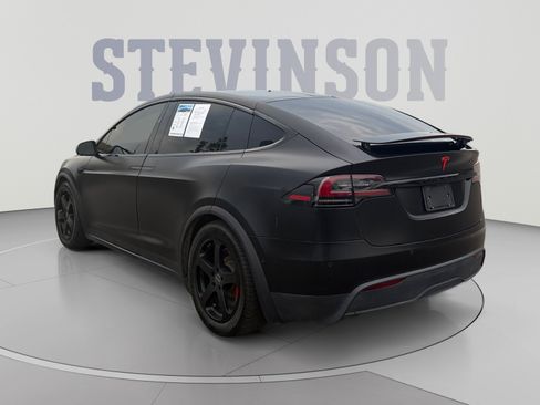 Used 2022 Tesla Model X AWD/4WD image 3
