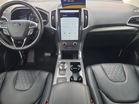 Certified 2023 Ford Edge Titanium image 8