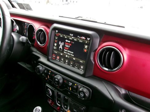 Certified 2022 Jeep Wrangler Rubicon w/ LED Lighting Group image 14