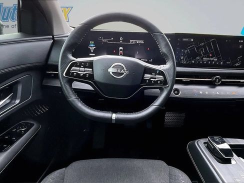 Used 2023 Nissan Ariya FWD image 8