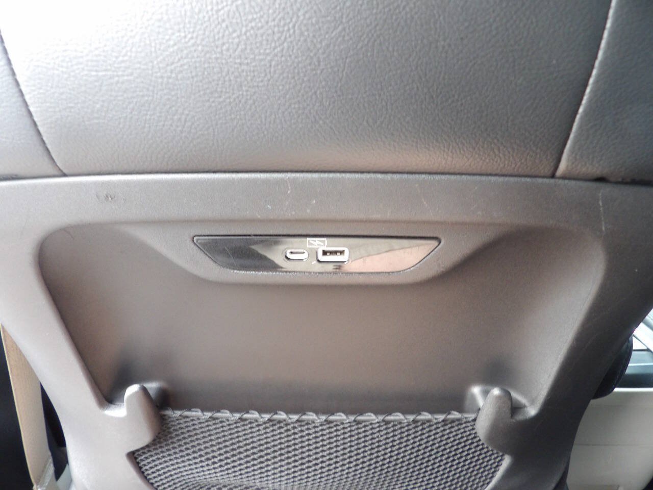 Used 2021 Chrysler Pacifica Touring-L FWD image 11