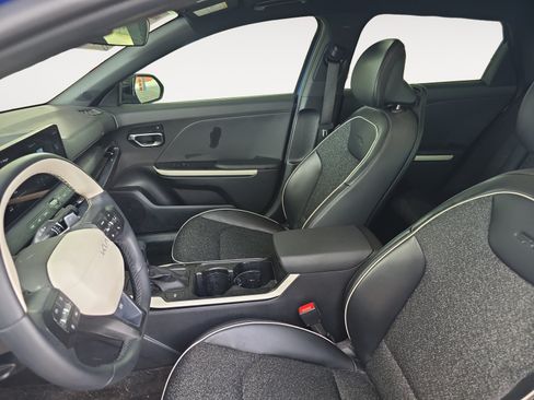 Certified 2025 Kia K4 GT-Line FWD image 19
