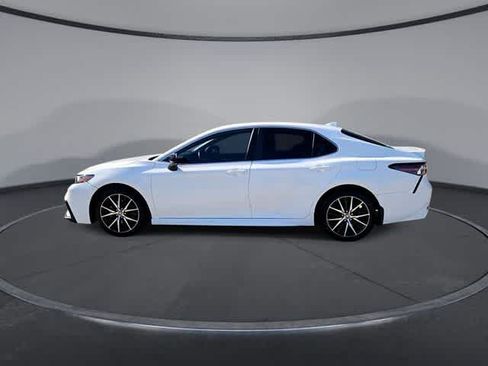 Used 2023 Toyota Camry SE FWD image 5