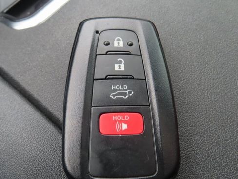 Used 2023 Toyota Highlander XSE image 38