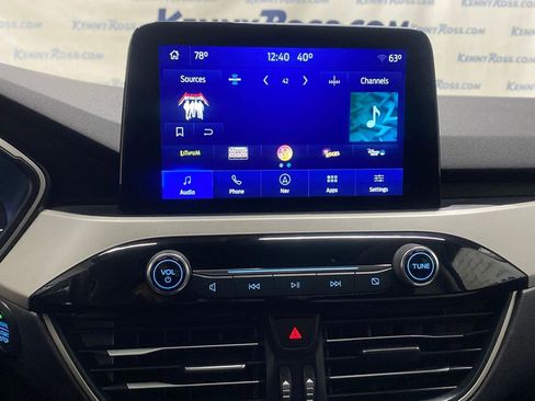 Used 2022 Ford Escape SEL image 19