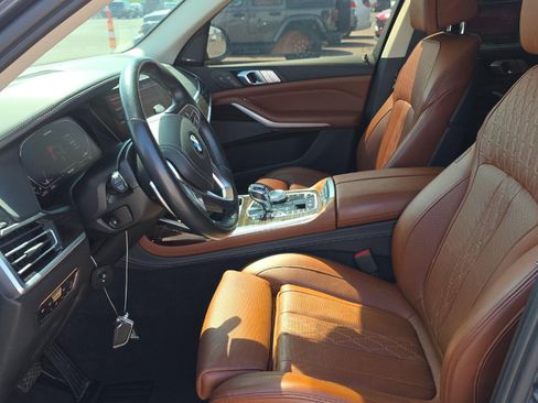 Used 2020 BMW X7 xDrive40i w/ Executive Package AWD/4WD image 3