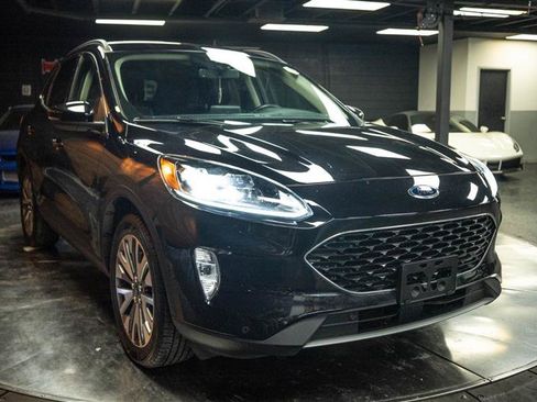 Used 2020 Ford Escape Titanium AWD/4WD image 5