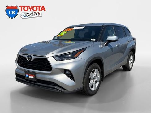 Certified 2024 Toyota Highlander LE AWD/4WD image 1