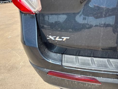 Used 2022 Ford Explorer XLT w/ Equipment Group 202A RWD image 9