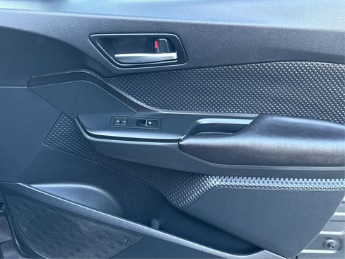 Used 2018 Toyota C-HR XLE image 22