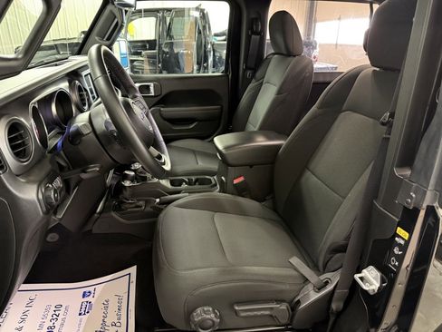Used 2022 Jeep Wrangler Willys image 11