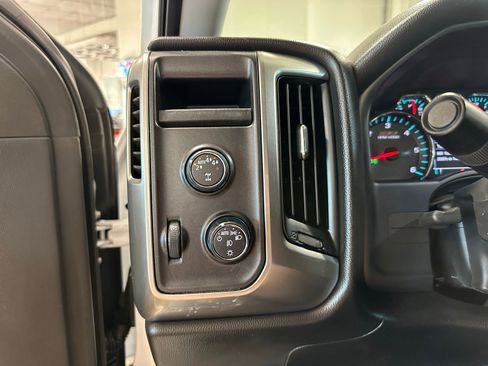Used 2018 Chevrolet Silverado 1500 LT w/ All Star Edition image 22