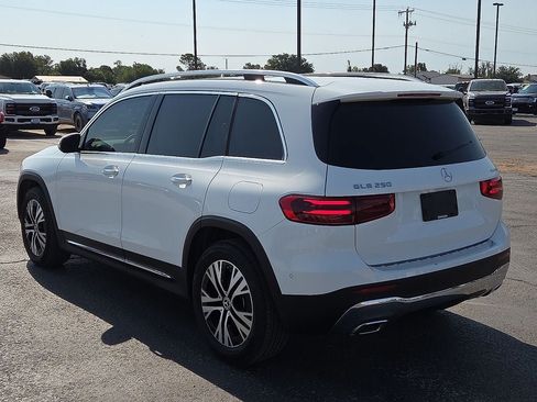 Used 2024 Mercedes-Benz GLB 250 4MATIC image 3