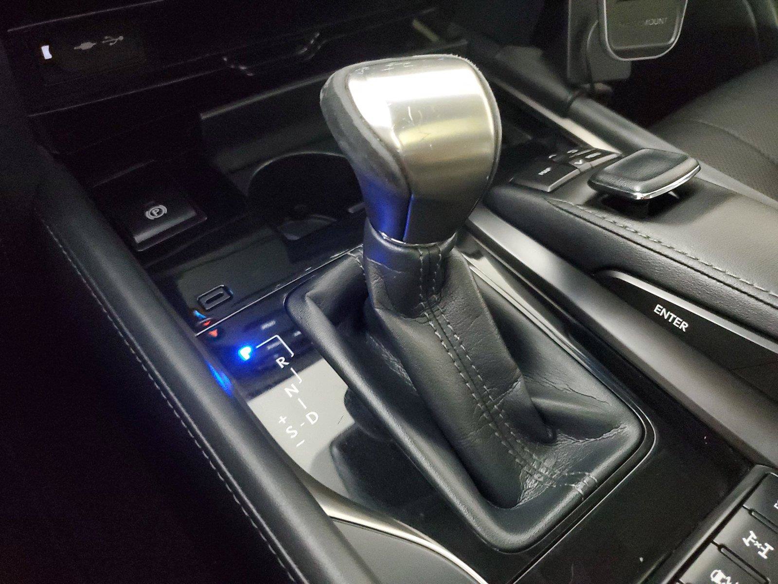 Used 2018 Lexus LX 570 4WD image 32