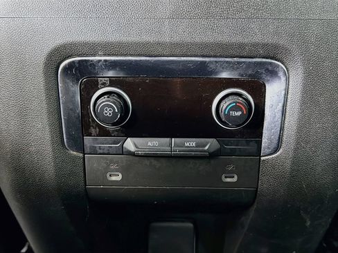 Used 2021 Chevrolet Suburban Z71 AWD/4WD image 22