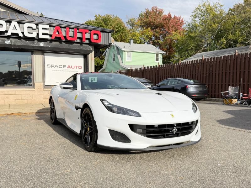 Used 2019 Ferrari Portofino RWD image 4