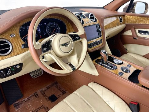 Certified 2017 Bentley Bentayga AWD/4WD image 12