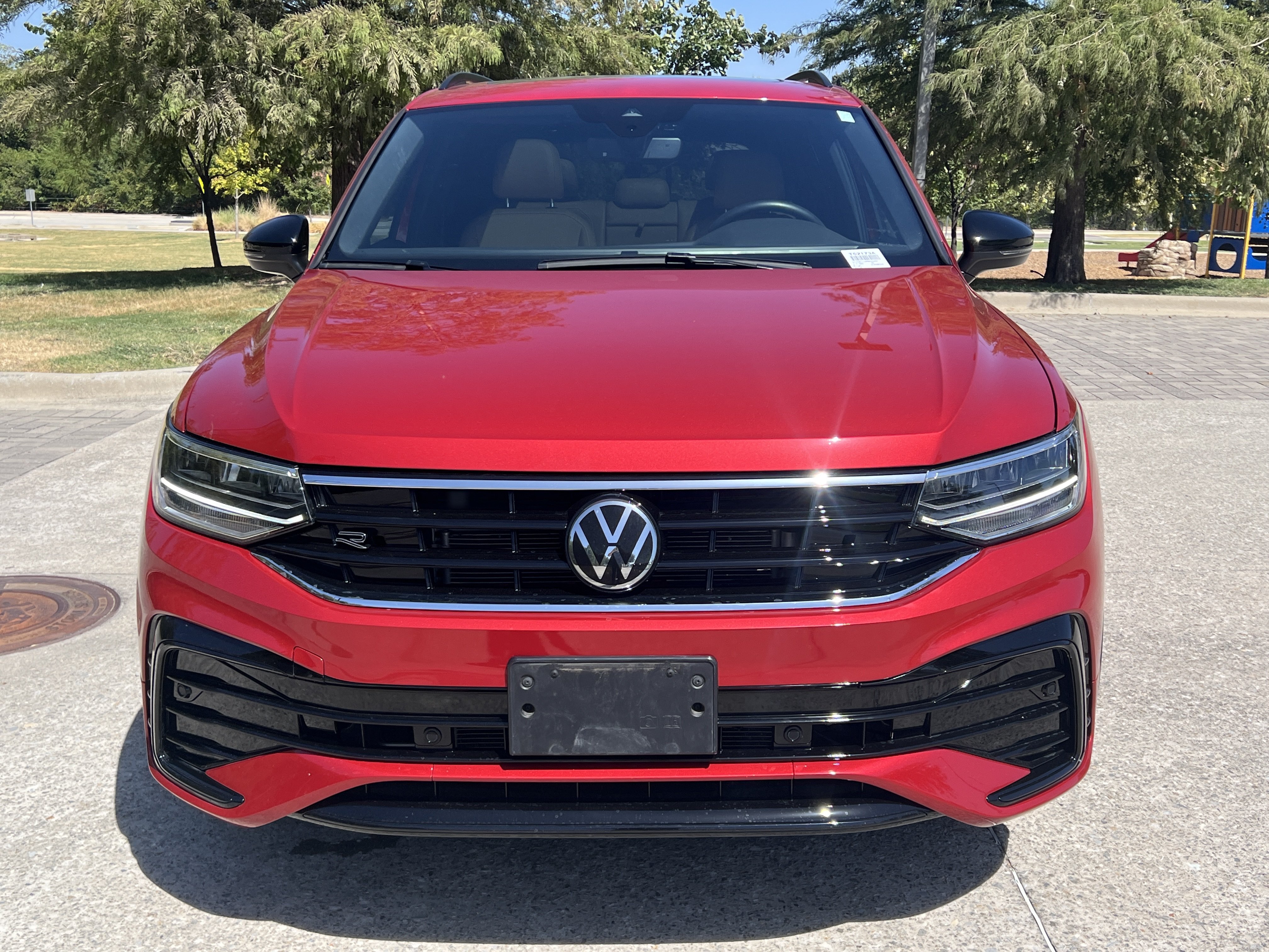 Certified 2024 Volkswagen Tiguan SE R-Line FWD image 3