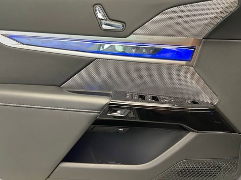 Certified 2024 BMW 760i xDrive w/ Premium Package 2 image 38