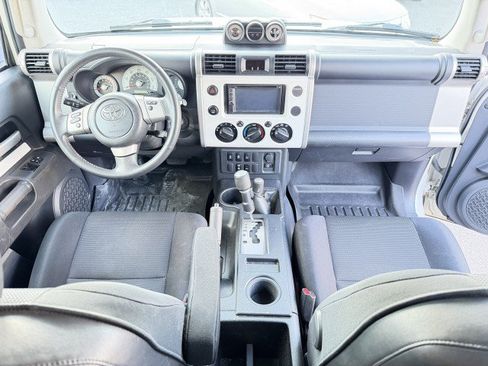 Used 2013 Toyota FJ Cruiser 4WD w/ Upgrade Pkg image 14