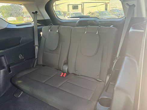 Used 2021 Ford Explorer XLT AWD/4WD image 19