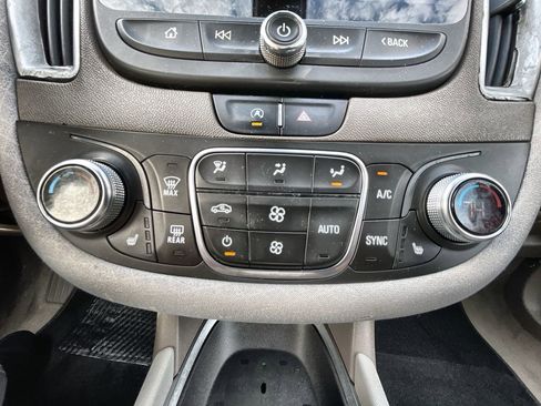 Used 2022 Chevrolet Malibu LT image 18