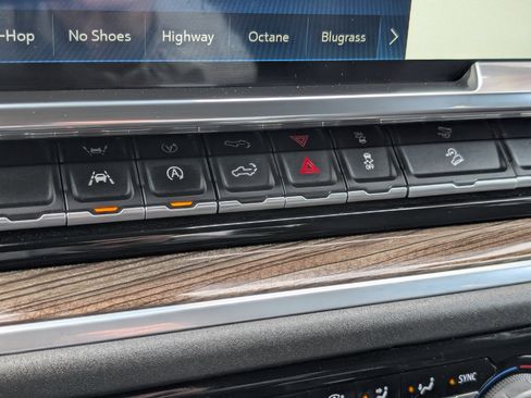 Used 2022 Chevrolet Silverado 1500 LT Trail Boss image 20