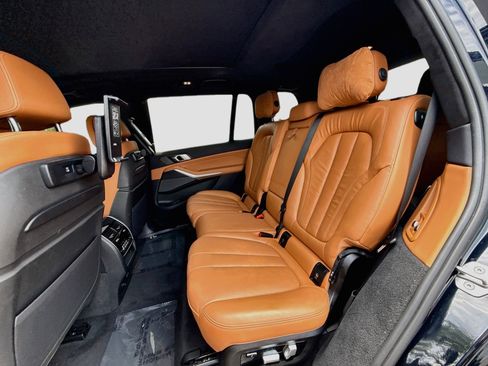 Used 2022 BMW X7 M50i w/ Executive Package AWD/4WD image 23