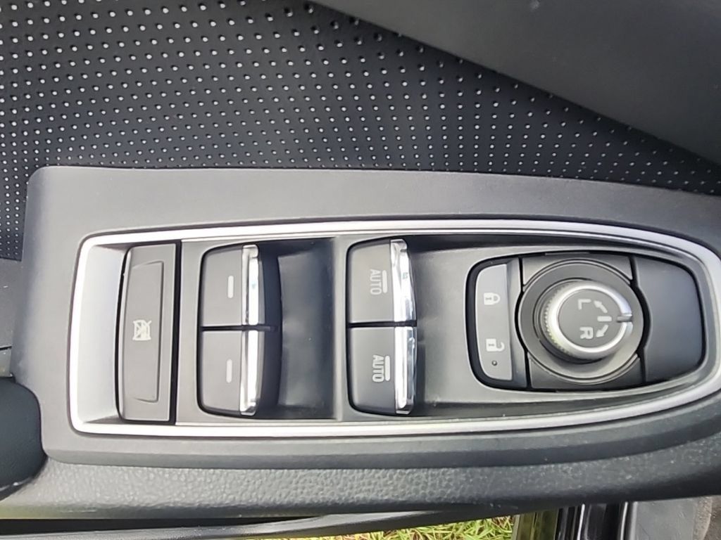 Used 2023 Subaru Ascent Limited AWD/4WD image 19