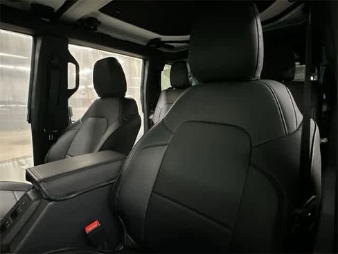 Used 2025 Ford Bronco Heritage Edition image 16