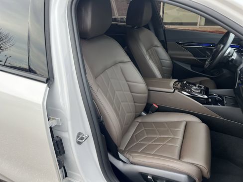 Certified 2024 BMW 540i xDrive w/ Executive Package image 37