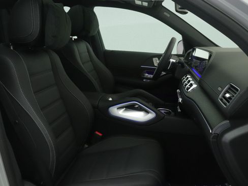 New 2026 Mercedes-Benz GLS 580 4MATIC image 7