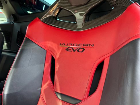 Used 2021 Lamborghini Huracan EVO RWD image 27