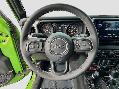 Used 2025 Jeep Wrangler Sport AWD/4WD image 12
