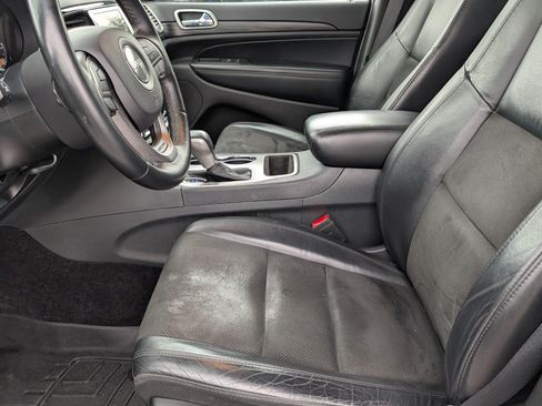 Used 2019 Jeep Grand Cherokee Altitude AWD/4WD image 13