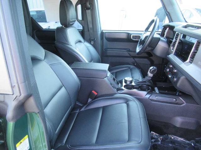 Certified 2025 Ford Bronco Outer Banks w/ Black Appearance Package AWD/4WD image 22