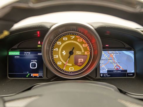 Used 2019 Ferrari Portofino RWD image 33