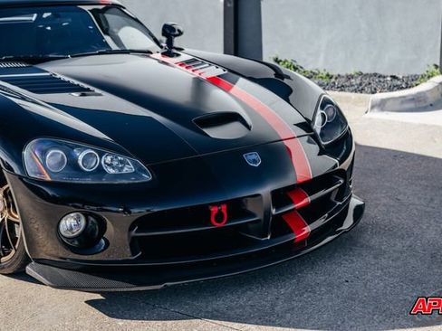Used 2004 Dodge Viper SRT-10 image 24