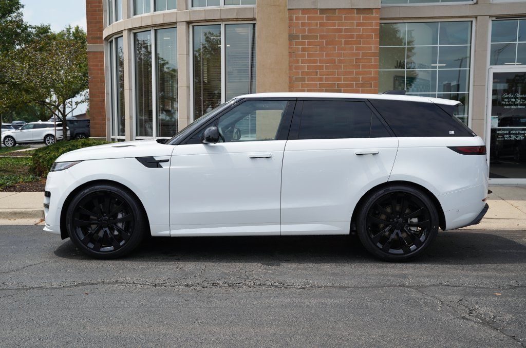 New 2026 Land Rover Range Rover Sport Dynamic SE AWD/4WD image 2