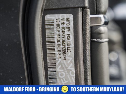 Used 2023 Jeep Grand Cherokee Overland image 47