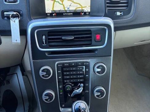 Used 2016 Volvo S60 T5 Premier image 5