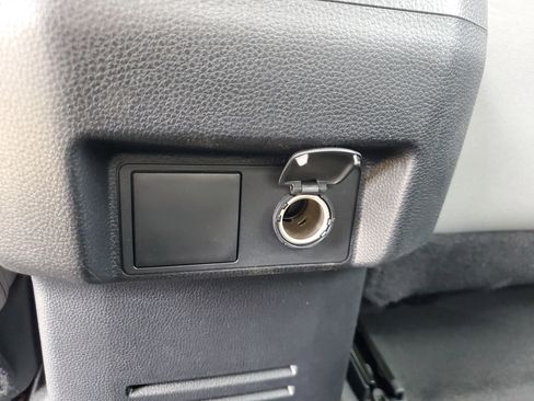 Used 2025 Toyota Tacoma SR5 image 12