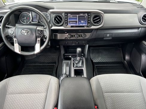 Used 2020 Toyota Tacoma SR5 RWD image 3