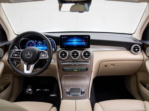 Used 2021 Mercedes-Benz GLC 300 4MATIC image 8