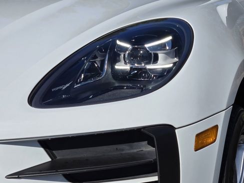 Used 2021 Porsche Macan image 13