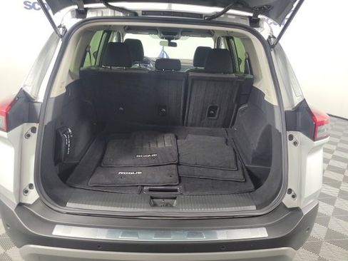 Used 2023 Nissan Rogue SV image 24