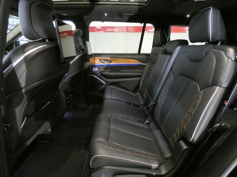 Used 2024 Jeep Grand Cherokee L Summit AWD/4WD image 30